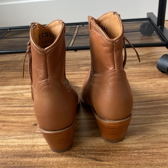 BUNDLE - Tecovas  2 pairs of the Daisy bootie in black and caramel - Picture 7 of 15